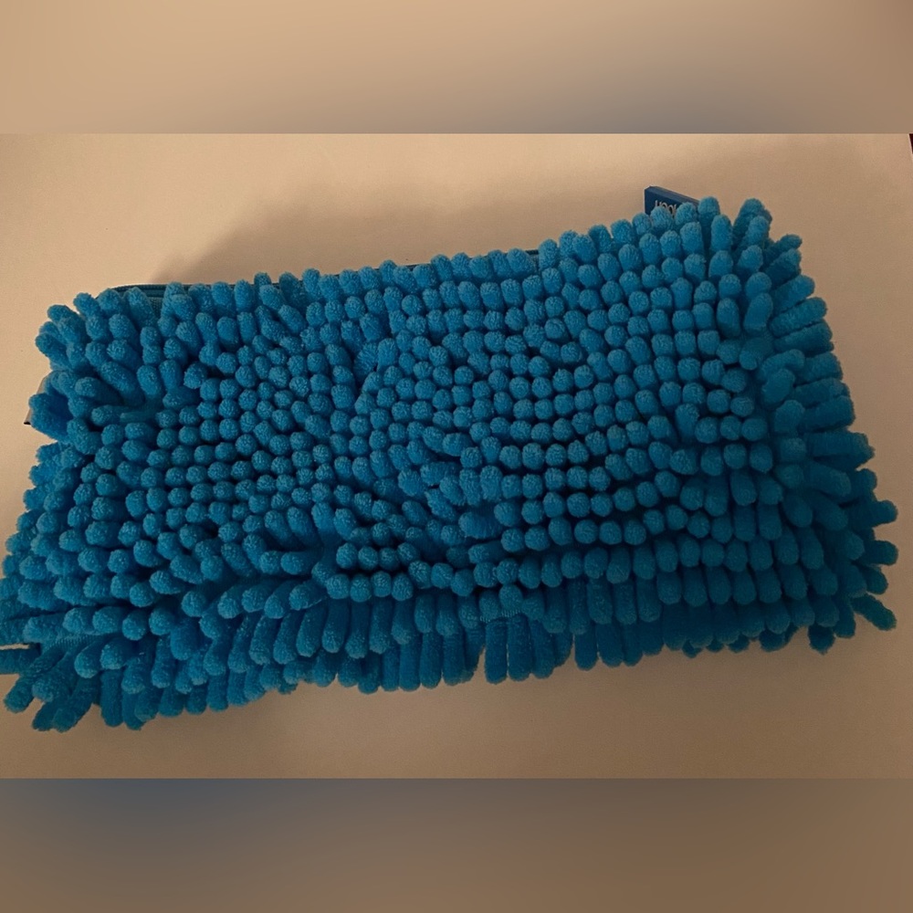 💙YOOBI Microfiber Fuzzy Zip Pouch